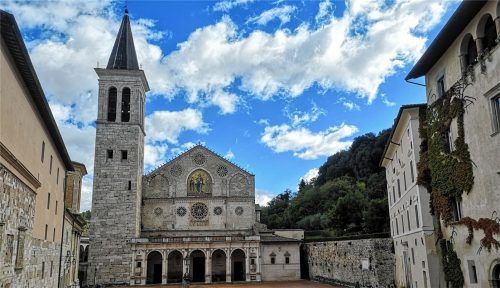 Die Piazza vor dem Dom von Spoleto ist einer von vielen Sehenswürdigkeiten in Umbrien. Fotos privat/Hardy Konopka (2)