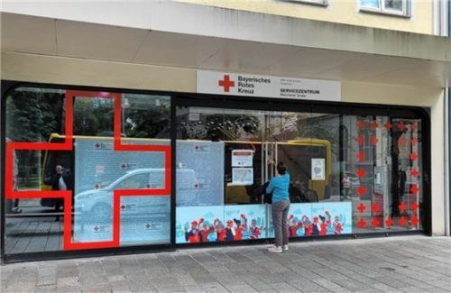 Die Vorbereitungen laufen: Aus dem BRK-Testzentrum wird das BRK-Servicezentrum.Foto BRK