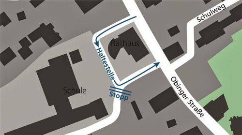 Durch eine Einbahnstraßenregelung könnte die Gefahrensituation an der Schule entfernt werden, so der Vorschlag der Schulleitung und des Elternbeirats Eggstätt.klinger