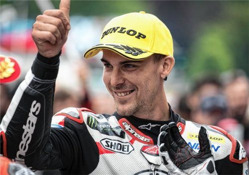 Er durfte sich mit dem BMW-Langstreckenteam über den ersten Sieg bei einem 24-Stunden-Rennen freuen: Markus Reiterberger. Foto BMW Motorrad Motorsport
