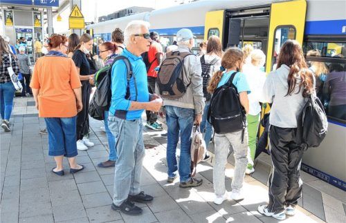 Es wird eng, vom ersten 9-Euro-Tag an: Das neue Ticket könnte eine Ausflügler-Lawine auslösen. Foto Hadersbeck
