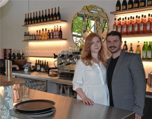 Haben das Restaurant „Nouille“ in der Bahnhofstraße 21 eröffnet: Sara Horvat und Haydar Bilec aus Rosenheim. Foto Schlecker