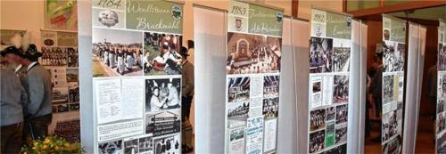 Im Bürgersaal in Neubeuern können sich Interessierte ab sofort eine Ausstellung über 100 Gaufeste anschauen. Foto re