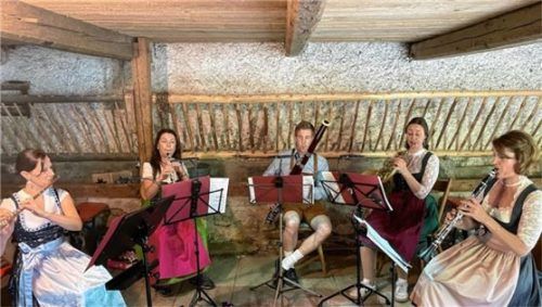 Kammermusik auf der Oim mit (von links) Gabi Krötz (Flöte), Lisa Outred (Oboe), Johannes Hofbauer (Fagott), Christina Hambach (Horn) und Alexandra Gruber (Klarinette). Foto kirchner