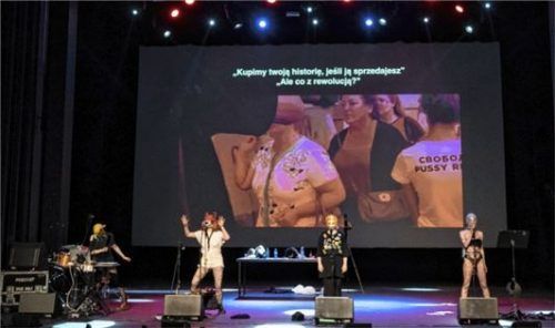 Kommt mit ihrer Show, einer wilden Mischung aus Musik, Theater, Video, Performance und politischen Statements, Ende August nach Bergen: die russische Punk-Formation „Pussy Riot“.