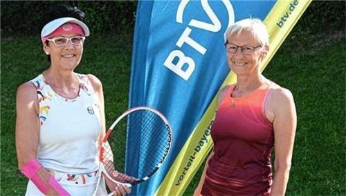 Margot Schnaitter (rechts) gewann das Finale der Damen 65 gegen Silvia Huber-Obermeier.Foto BTV
