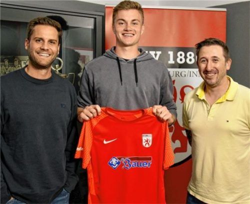 Matthias Rauscher (Mitte) ist neu beim Landesligisten TSV Wasserburg. Foto TSV Wasserburg