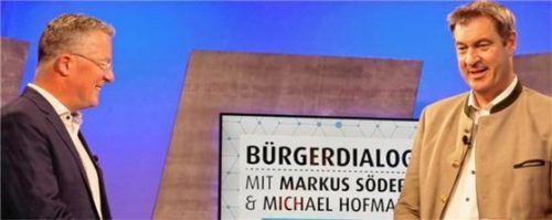 Ministerpräsident Markus Söder (rechts) stellte sich im Fernsehen Bürgerfragen. Die Moderation übernahm RFO-Geschäftsführer Norbert Haimerl. Foto re