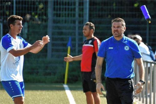 Mittendrin im falschen Relegationsfilm: Florian Hahn als Trainer des Kreisligisten FC Wacker München.Foto re