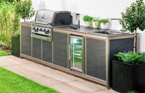 Outdoorküchen bieten allen Komfort für ein gelungenes Kocherlebnis im Freien. Foto AMK