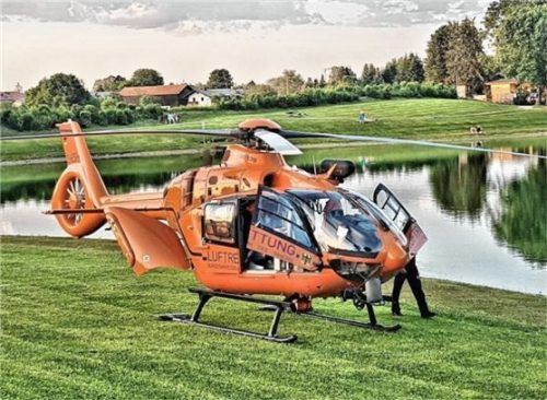 Per Rettungshubschrauber wurde der 78-Jährige ins Krankenhaus geflogen. Foto feuerwehr Grassau