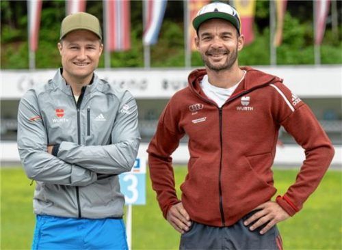 Sie freuen sich auf die kommende Saison: Der neue Disziplintrainer Sverre Olsbu Röiseland (Norwegen, links) und Bundestrainer Kristian Mehringer, hier während des Trainings in der Chiemgau-Arena. Foto Ernst Wukits