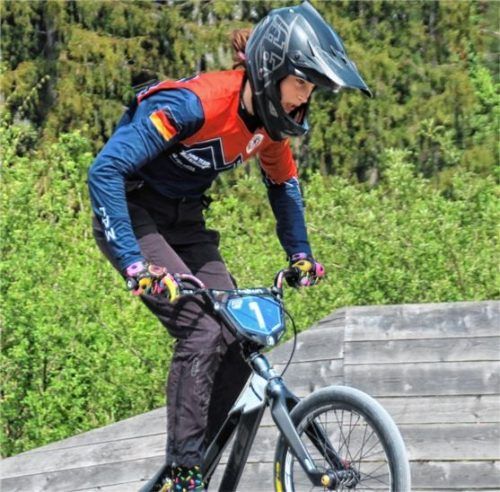Sienna Schrader zeigte ihre Konkurrenzfähigkeit mit Platz drei beim Bundesligalauf in Plessa.Foto Georg Gruber
