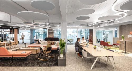 Unterschiedliche Bereiche für gestiegene Ansprüche: Der Büromöbelhersteller Steelcase gab eine Studie in Auftrag, um herauszufinden, wie der Arbeitsplatz nach der Corona-Pandemie aussehen muss. Fotos Steelcase