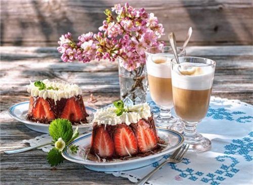 Verführerischer Nachtisch: Erdbeer-Schoko-Törtchen. Foto www.pro-Genuss.de/Holz