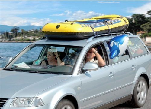 Wer mit dem Auto ins Ausland fährt, sollte sich über die geltenden Verkehrsregeln kundig machen. Foto Auto-Medienportal.Net/Allianz/AvD