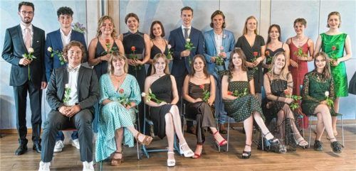 18 Schüler absolvieren ihr Abitur an der Freien Waldorfschule Rosenheim.Foto Schön