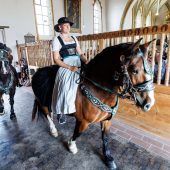 Kommt ein Pferd in die Kirche