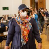 Die Zeugin mit der Maske schweigt