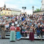 Klinikmitarbeitern mit Theaterabend gedankt