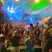 Riesen Stimmung beim Stadtteilfest in Happing