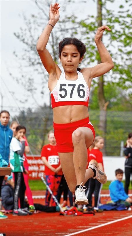 Alia Belouazza vom TSV Mühldorf siegte im Dreikampf der Jugend W11 in München. Foto Ludwig Stuffer