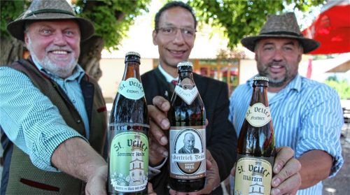 Alle für einen, einer für alle: (von links) Richard Hirschberger, Bernhard Altmann und Hanjo Hellfeuer. Foto Enzinger