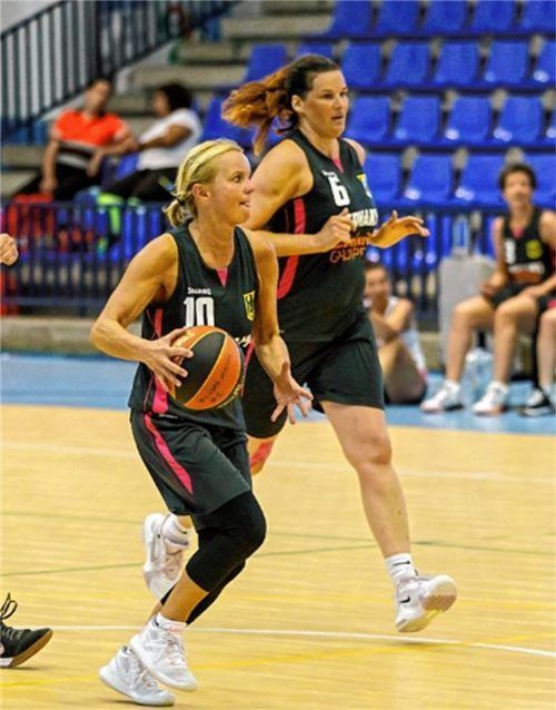 Anja Sattler (links) und Margit Neef vom ASV Rott holten in Malaga EM-Silber.Foto privat