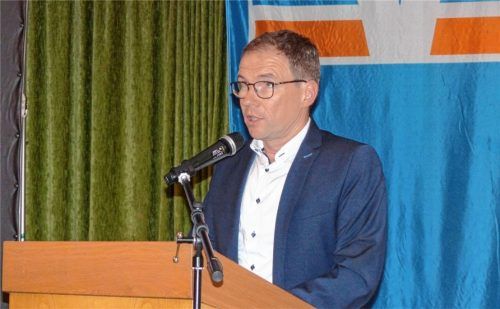 Bankvorstand Thomas Standar sprach ein rasant aufkommendes Problem an: Enorm steigende Baupreise und steigende Zinsen würden die Träume von den eigenen vier Wänden zerstören.Foto Buchberger