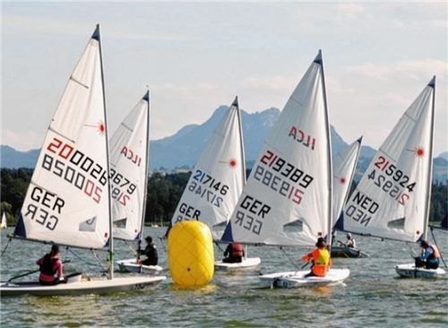 Bei der Laserschale Simssee wurden drei von fünf Wettfahrten gesegelt.Foto Niessen