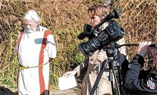 Christian Doermer (links) bei einem Filmworkshop für Jugendliche. Foto  Archiv OVB/Müller