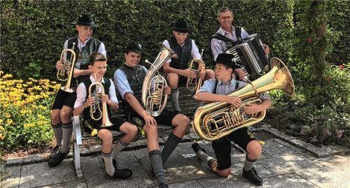 „De Kloana außer Oana“ spielen im Biergarten. Und wer sonst wann und wo genau beim „Sommer dahoam“ in Stephanskirchen spielt, schreibt der Kulturclub Stephanskirchen detailliert auf seiner Homepage.Foto Kulturclub