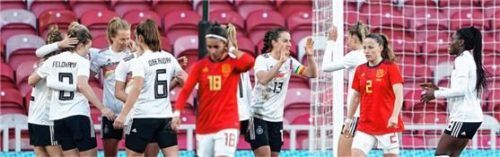 Die Fußball-Damen verbreiten Freude. Foto dpa