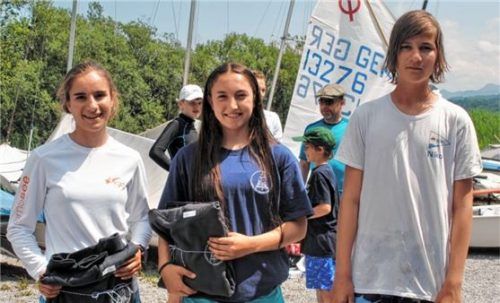 Die Gesamtsieger der Laser (von links): Pia Drexel auf Platz drei, Maria Leicht auf dem zweiten Platz und Sieger Niko Vitzthum. Foto Niessen