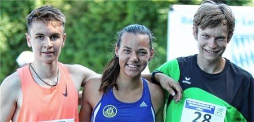 Die Mittelstreckenläufer aus dem Chiemgau und Rupertigau (von links): Moritz Freyer (SC Ainring), Darja Michel (TuS Traunreut) und Severin Bächle (TV Traunstein). Foto Herbert Huber