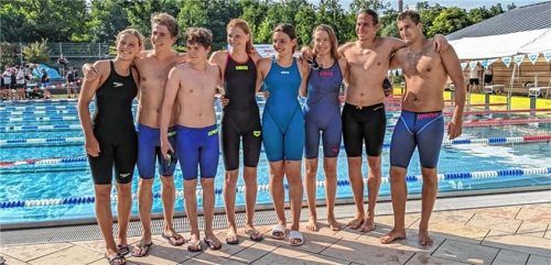 Die Rosenheimer Mixed-Staffel (von links): Alisha Sanderlin, Adrian Lechertshuber, Lukas Lechertshuber, Maria Lengauer, Valentina Venzl, Sina Hägele, Sebastian Kürpick und Korbinian Miciecki.Foto TSV 1860 Rosenheim