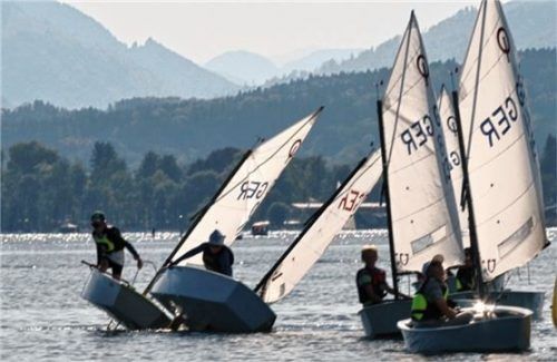 Ein steifer Wind wehte bei der Opti-Laser-Liga beim SC Prien-Chiemsee. Foto Gerhard Niessen