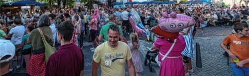 Freude bei den Besuchern: Nach zwei Jahren konnten sie endlich wieder beim Bürgerfest zusammenkommen.