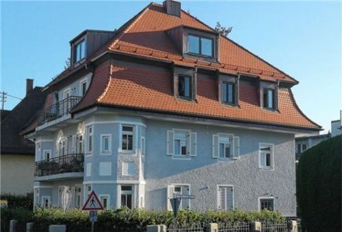 Für die Sanierung der Villa in der Wasserburger Straße wurde der Baukulturpreis der Gemeinde verliehen.