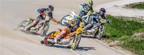 Harte Positionskämpfe in den Kurven gab es auf der 1000 Meter langen Bahn.