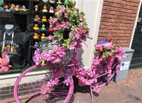 Heiß geliebt bei den Amsterdamern: die Fahrräder – und zwar nicht nur als Fortbewegungsmittel.