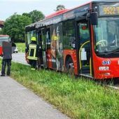 Pkw kracht in Heck eines Linienbusses