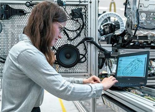 Jeder kann in Teilzeit eine Ausbildung absolvieren: Zustimmen muss nur der Betrieb. Foto pixabayRAeng