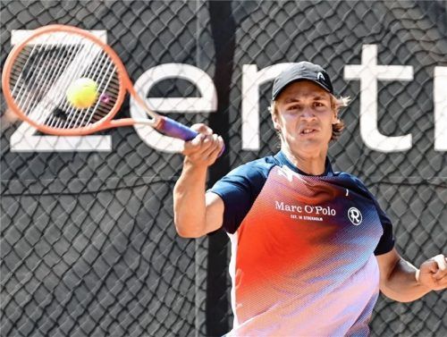 Sorgte für den 1:1-Ausgleich: Jonas Forejtek gewann sein erstes Einzel für den TC 1860 Rosenheim.Foto Hans-Jürgen Ziegler