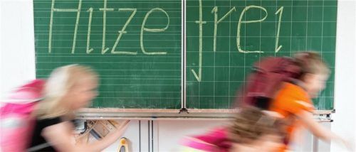 Kurzstunden statt Hitzefrei. Viele Rosenheimer Schulen haben diese in den vergangenen Tagen aufgrund der hohen Temperaturen angeordnet.Foto DPA