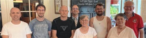 Leiten den Verein: (von links) Gerhard Stahuber, Florian Eberl, Joachim Weise, Falk Schünemann, Brigitta Stegbauer, Andreas Dietz, Michaela Ibl und Alois Fischer. Foto re