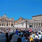 Heftige Debatte um die Zukunft der Kirche