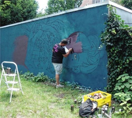 Mr. Woodland alias Daniel Westermeier aus Erding an der Garagenrückwand des Sozialrathauses. Fotos Friedrich