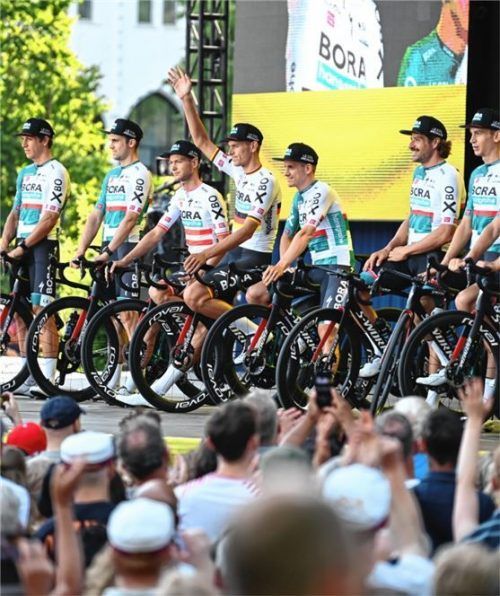 Nach euphorischen Tagen in Dänemark steht für das Team von Bora-hansgrohe am Montag der Transfer nach Frankreich an. Foto picture alliance/dpa/BELGA | Jasper Jacobs