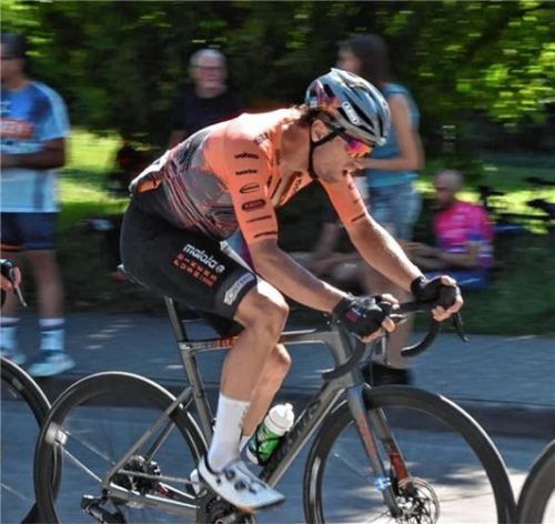 Radprofi Daniel Bichlmann gewann das Rennen „Rund um das Hohenheimer Schloss“. Foto Jannik Stoll